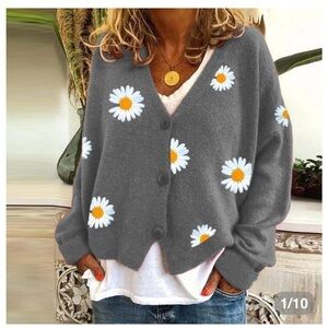 Floral Gray Cardigan Sweater with Daisies